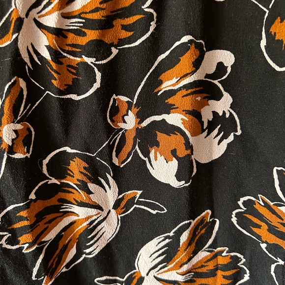 Madewell Floral Black Boxy Top Size Medium Relaxed Fit 100% viscose - Picture 7 of 12